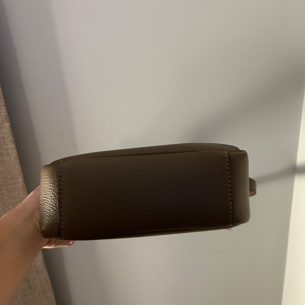 Coach - Picture 5 of 13